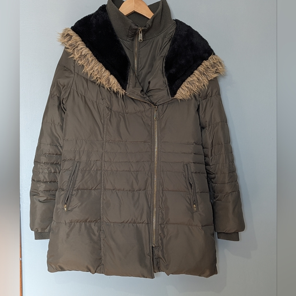 Reitmans Women's Large Down Filled Faux Fur‎ Lined Hood Jacket Army Green